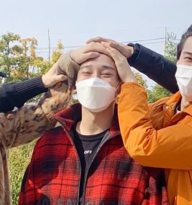 tbestJD's tweet photo. your happy smile is my happiness,
always thank u jongdae ♥️ https://t.co/FJuqe0Xyqv