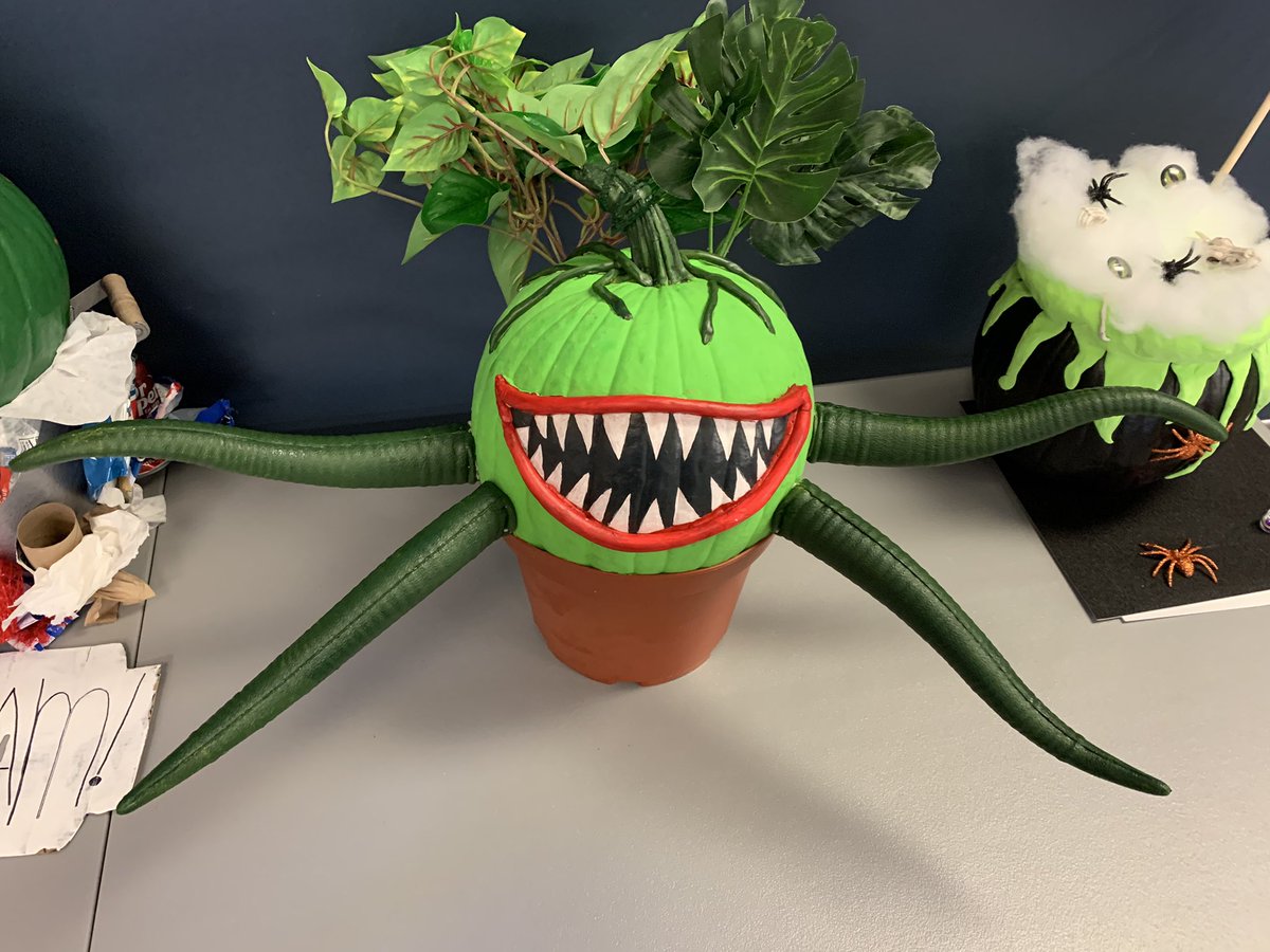 EthanSteinTV's tweet photo. The @KCRG-TV9 pumpkin decorating contest is another reminder I work with some pretty talented people. https://t.co/jCUoZ7DXMn