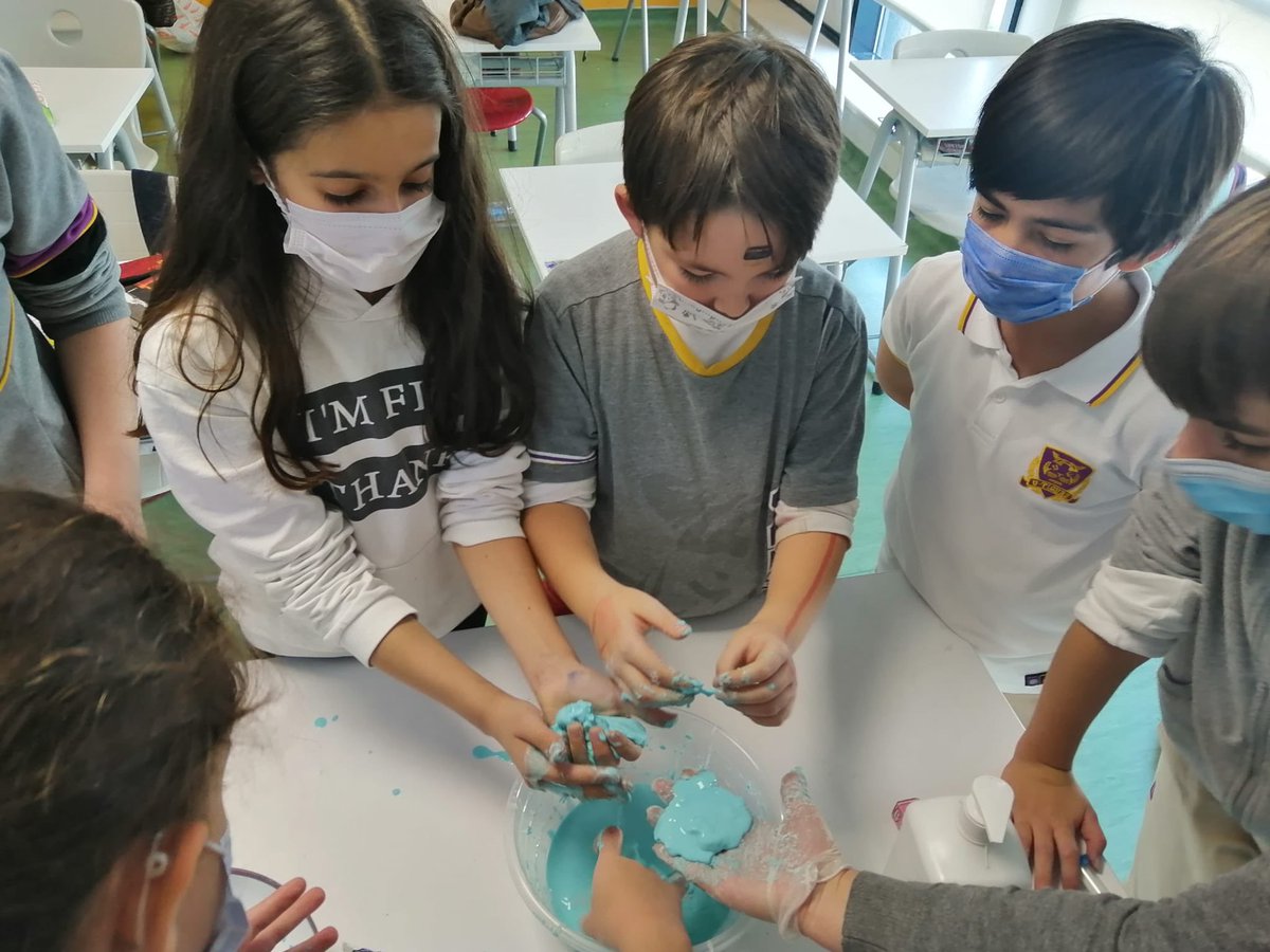“Katı mı sıvı mı ? 🧐” Uğurlu Mucitler kulübümüzde bu hafta Oobleck deneyini gerçekleştirdik.Renklendirmeyi de unutmadık😊
<a href="/ardaergez/">Arda ERGEZ</a> <a href="/fatlihann/">Fırat atlıhan</a> <a href="/tuubauysal/">Tuba Uysal</a> <a href="/nesluck/">Neslihan Beyli Demir</a> <a href="/Ezgicartioyanik/">Ezgi Oyanık</a> <a href="/Sertaccgulerr/">Sertaç GÜLER</a>