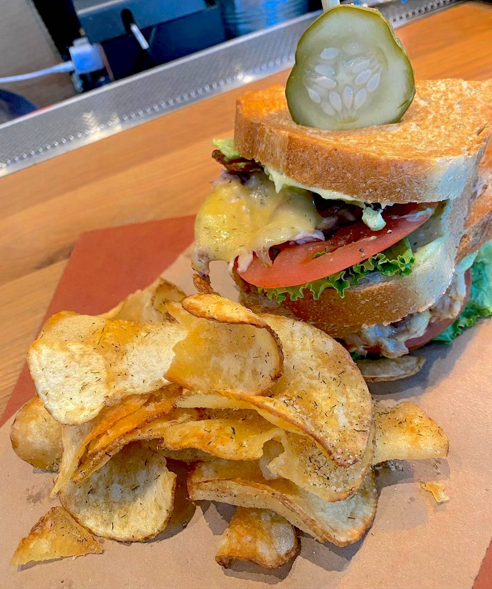 ExperienceGrid's tweet photo. This sandwich 🥪 is out of this world 🌎!

Head over to @whiskeycakestafford and try the chicken and cheese melt 🤤! https://t.co/4dFbi9ezPH