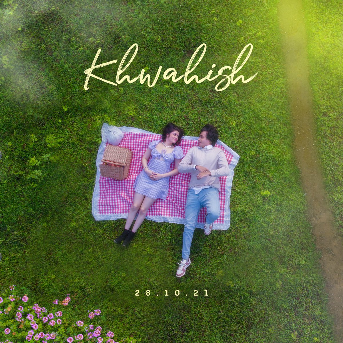 Tanzeellkhan's tweet photo. Khwahish… Ab meri tu🦋🍃
dropping on 28th of this month 

#Khwahish #Dastaan #TanzeelKhan https://t.co/5eO9UOB37c