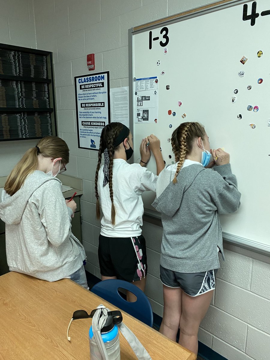CSPARKSDMS's tweet photo. Revising/editing: Gallery Walk to give feedback on our Battle of the Brains project proposal. #BOTBKC #dmsleads https://t.co/MCR4PwTBbR
