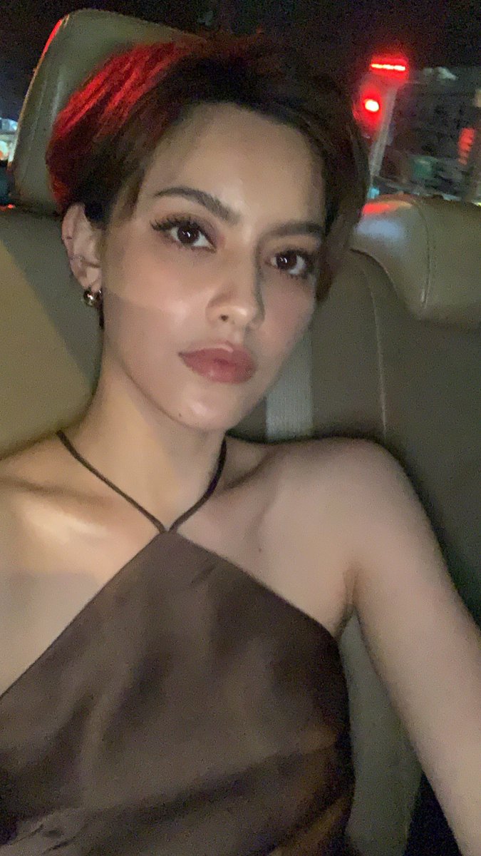 chanyamcclory's tweet photo. Last night 🦌✨ https://t.co/seTnI7GG6X