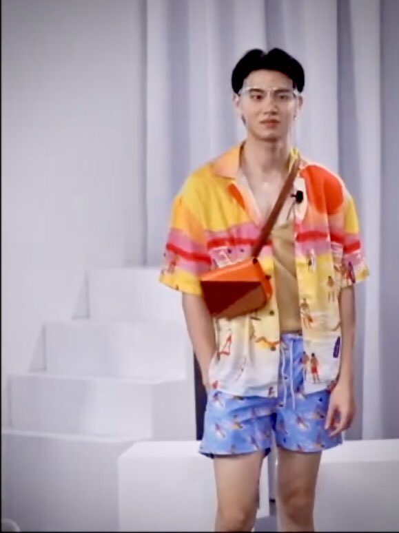 aem_warrr's tweet photo. ที่มาของคำว่าหล่อจนอยากเช่ามาบูชา 555+ #LINEFASHIONANNUALExYinWar #LINEFASHIONANNUALEPreCollection #TEAMWAR #TEAMYIN https://t.co/TnUA9Pd1wC
