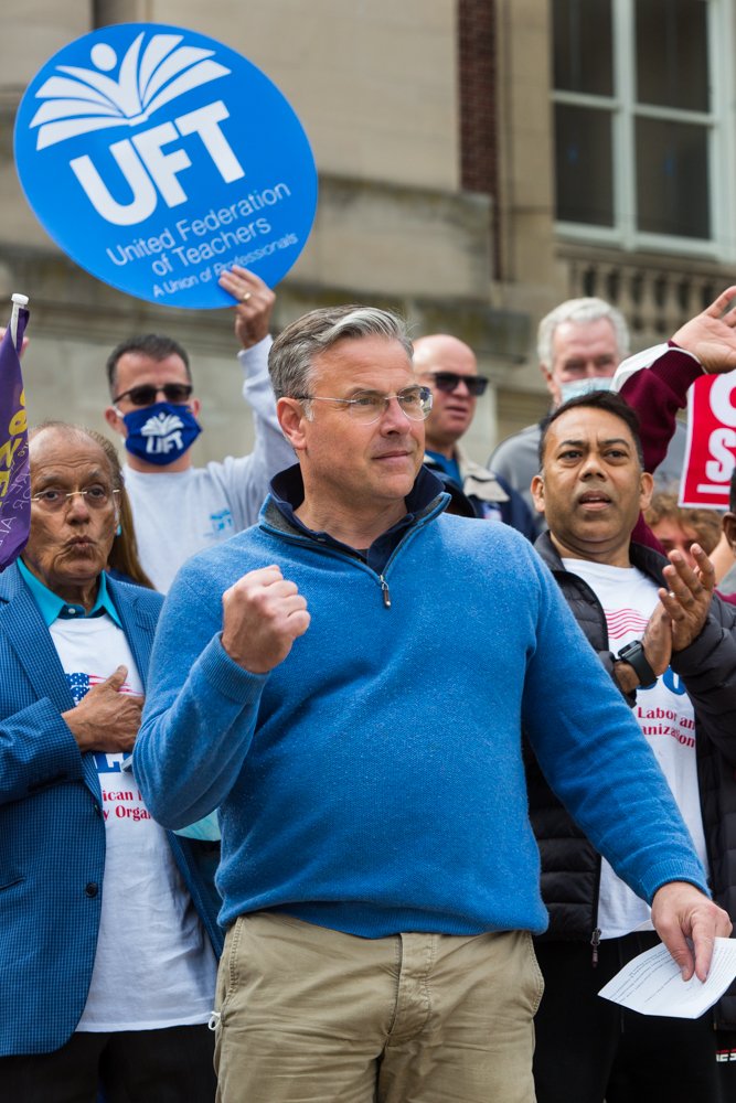 UFT_action's tweet photo. #THANKYOU to our @UFT members who came out to support @MurphyforSI this weekend!📣With Mark's leadership, we're going to move Staten Island forward and protect public #education. We are proud to stand shoulder-to-shoulder with Mark. https://t.co/ecRqr6vwUs