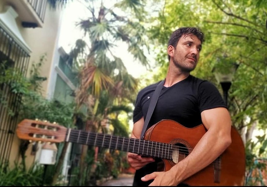 AlvaroOlmos_F_C's tweet photo. Hasta pronto #Yucatan ✈
Próximo destino #DF #Mexico
donde participará en evento de #InterVinosMx y en noviembre #Concierto en #PlazaLasEstrellas
😎🎙🎶🎶 #FelizInicioDeSemana https://t.co/vd8TtbONCA