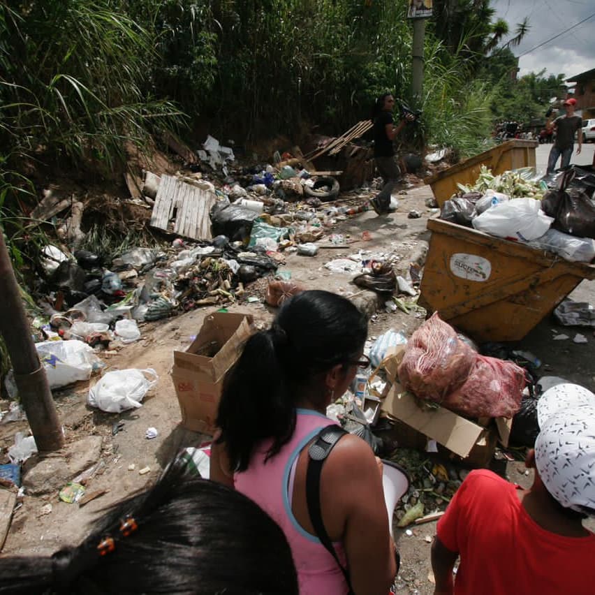 PetareActivo's tweet photo. El Municipio Sucre era el vertedero de basura más grande de Latino América, producto de la Mala Gestión de un Alcalde Indolente.

La Derecha no quiere, ni querrá lo bueno para el Pueblo.

Ellos quieren volver, NO SE LO PERMITAMOS!!!

#EnSucreLaDerechaNoVa
#EnMirandaLaDerechaNoVa https://t.co/cQsBDRK5xw