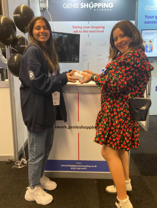 A big congrats to Mehndi from @similarweb on winning a pair of Airpods Pro at our competition at #PILIVELDN21! 🎉

#GoogleShopping #AffiliateMarketing #CSS