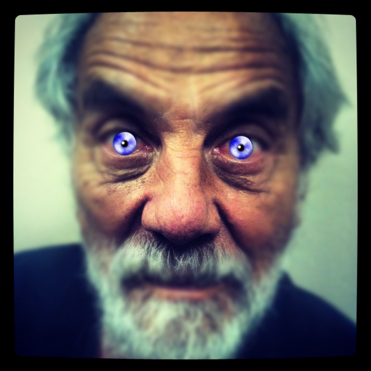 tommychong's tweet image. Do I look stoned?