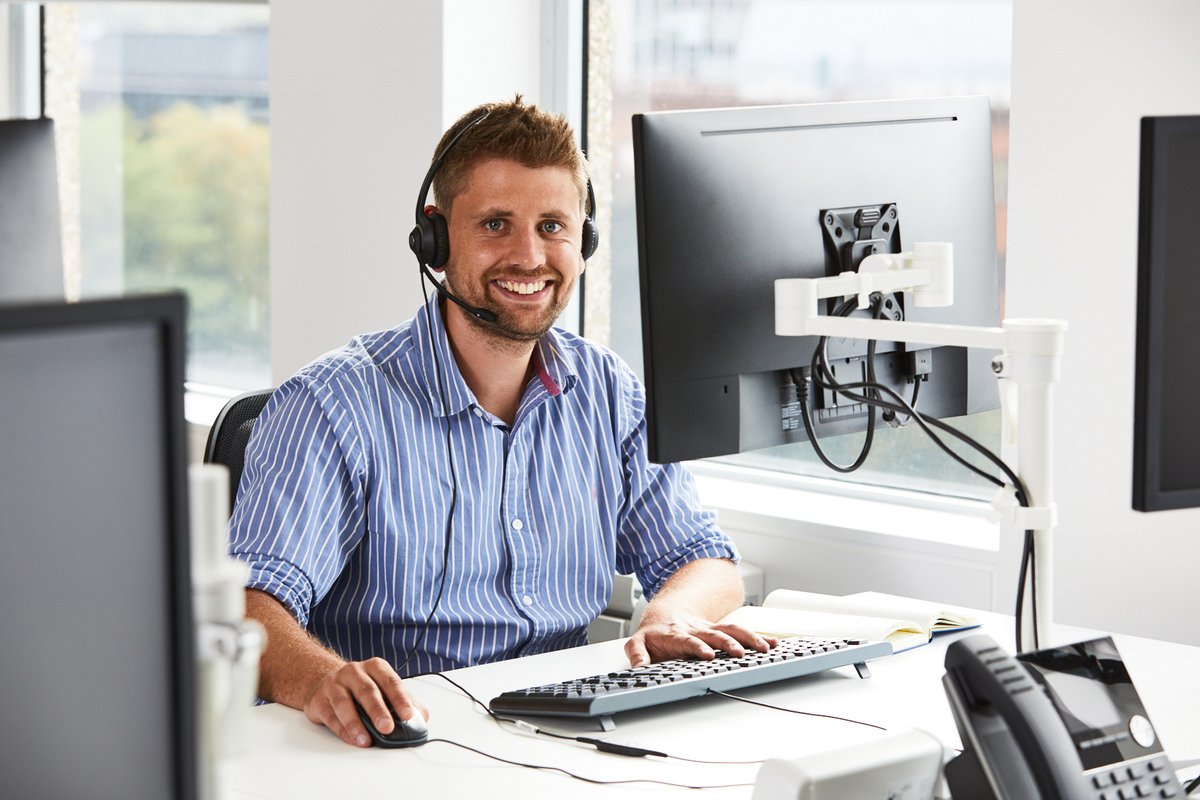 Are you a #healthcare professional supporting anyone affected by dementia? <a href="/alzheimerssoc/">Alzheimer's Society</a> dedicated dementia helpline in Norfolk &amp; Waveney is here to provide you with information &amp; advice too 👉01603 763556 @NHSNWCCG <a href="/NorfolkCC/">Norfolk County Council</a> <a href="/NCHC_NHS/">NCH&C</a> <a href="/NSFTtweets/">NSFT mental health</a> #BetterTogether 💙