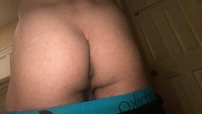 Booty pic for you guys on this Monday morning https://t.co/DbR9wiuWql