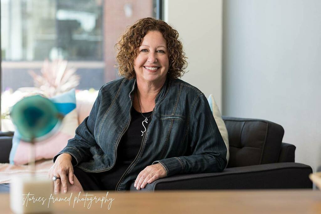 storiesframed's tweet image. Wanna get away? You NEED to call Sara! She will make sure your only job on vacation is to ENJOY. Here&apos;s her #LocalBusinessSpotlight --&amp;gt; \\ link in profile @storiesframed \\⠀
⠀
#MKEheadshots #brandingphotography #headshotphotography #professionalheads… instagr.am/p/CVdM-fXlGsK/