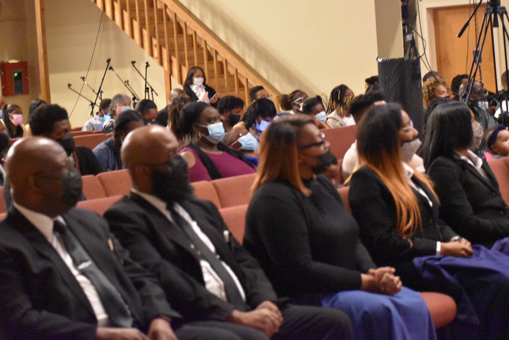 THarvestChurch's tweet photo. @PastorBrianMW preached a powerful message no matter what it looks like  “God will Remember You” 
Isaiah 49:16 declares  “I have engraved you on the palms of my hands; your walls are ever before me.” https://t.co/rnAqFdyjuA