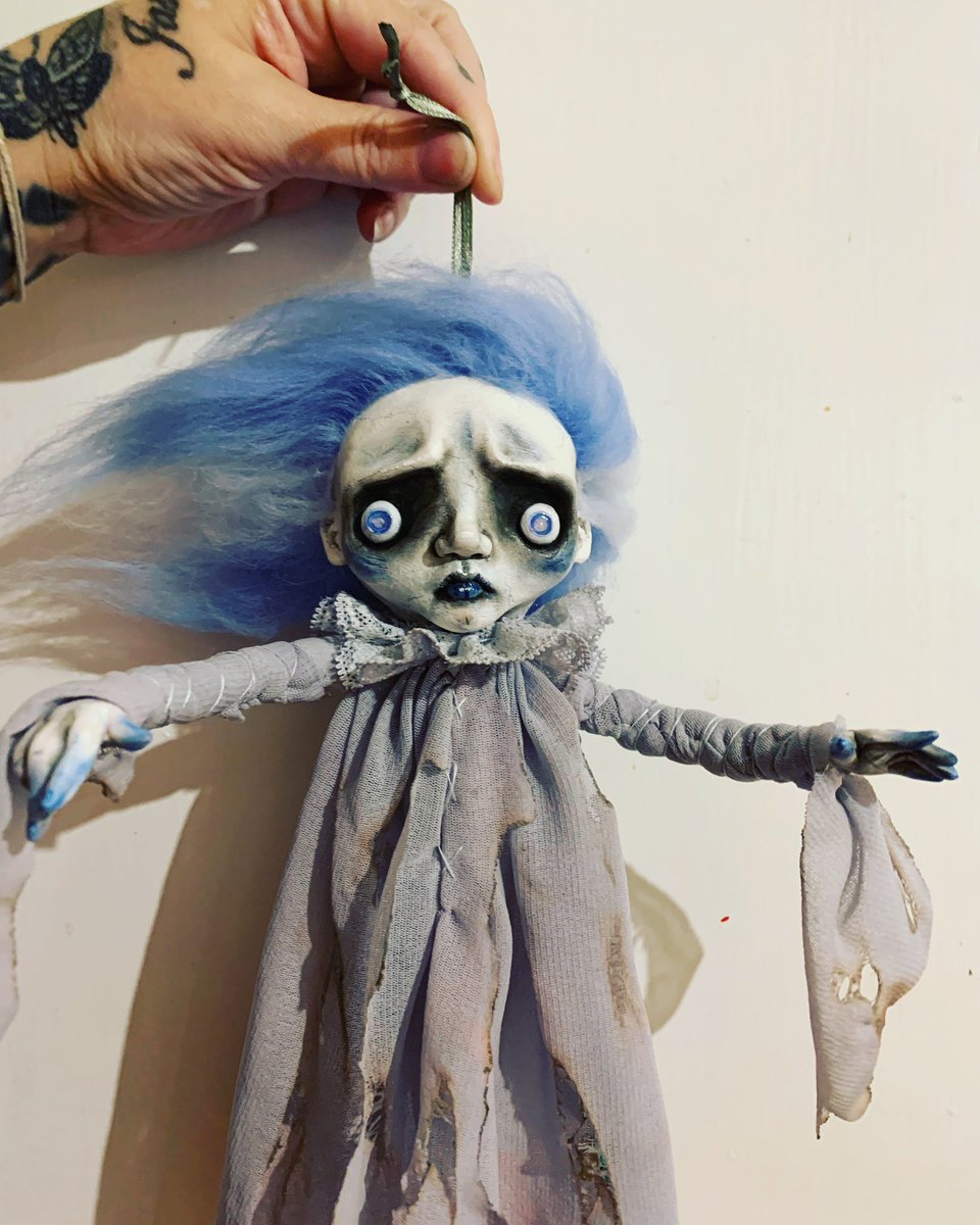 ouijadoll's tweet photo. Meet Zelda . She’s a sad ,lonely ghost awaiting a new home . She is available on my Etsy shop . She is loving handmade of polymer clay and her arms are poseable. #ArtistOnTwitter #etsyhandmade #foreverautmundolls #ghosts #haunted #handmade #MHHSBD #Halloween #SpookyShit https://t.co/LqJZABIDwd