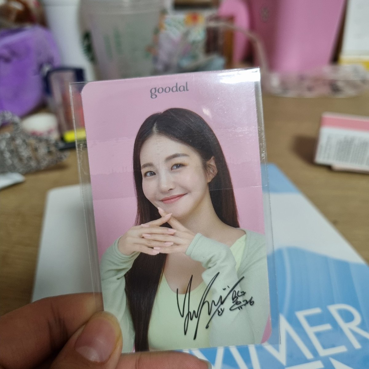 hae_ppy_'s tweet photo. **브레이브걸스 쁘걸 포카 앨범 양도

앨범은 비닐만 뜯었고, 포카와 구성품 전부 있습니다. 구달 포카(민영 유나)도 포함해서 gs25반택포 0.6입니다! 트윗이나 뎀주세요~

#검색어
브레이브걸스 브브걸 쁘걸
민영 유정 은지 유나 썸머퀸 치맛바람 스파오 구달 펩시 포토카드 포카 미공포 판매 https://t.co/GzXGkkehtr