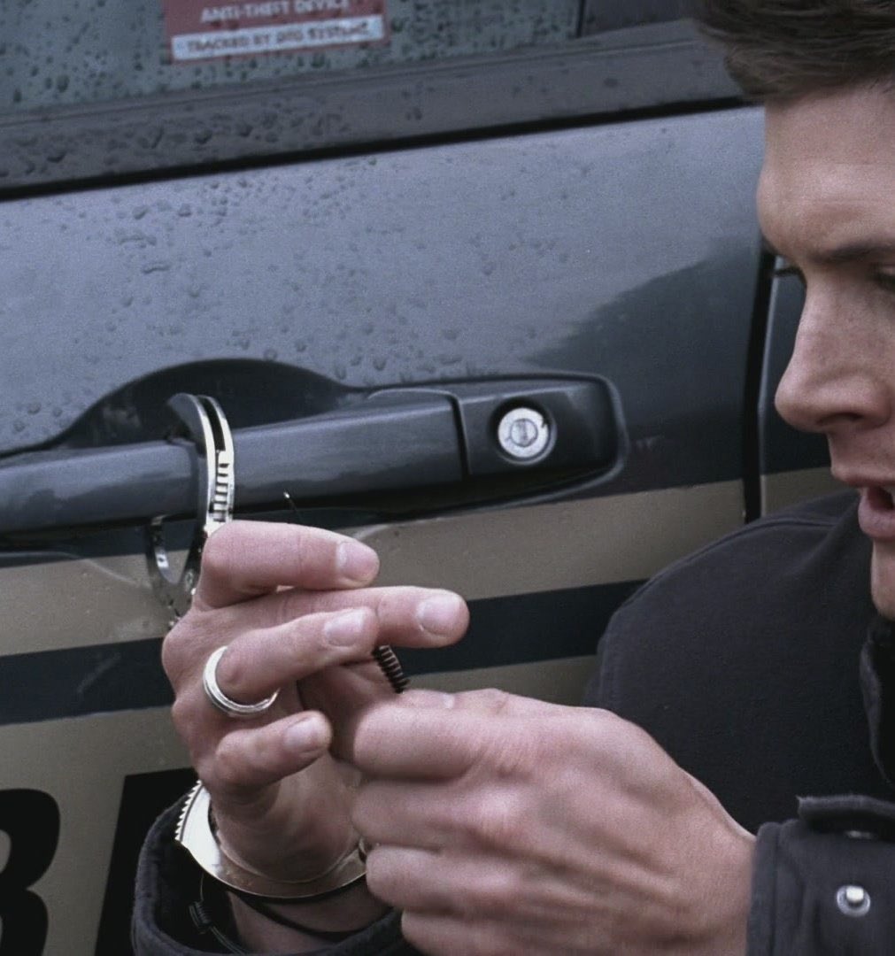 scftackles's tweet photo. once again thinking abt dean’s silver ring https://t.co/WlfW8chYmC