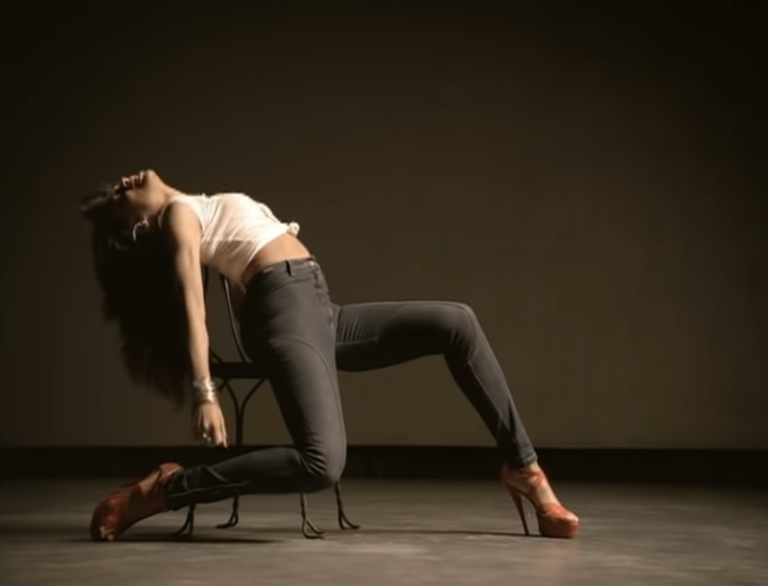Coolness941's tweet photo. The anti-gravity lean with the mic
The sexy silhouette
The wall grind
The chair lap-dance 
 
Give Ciara her things for this flawless video. https://t.co/nICDeYe339