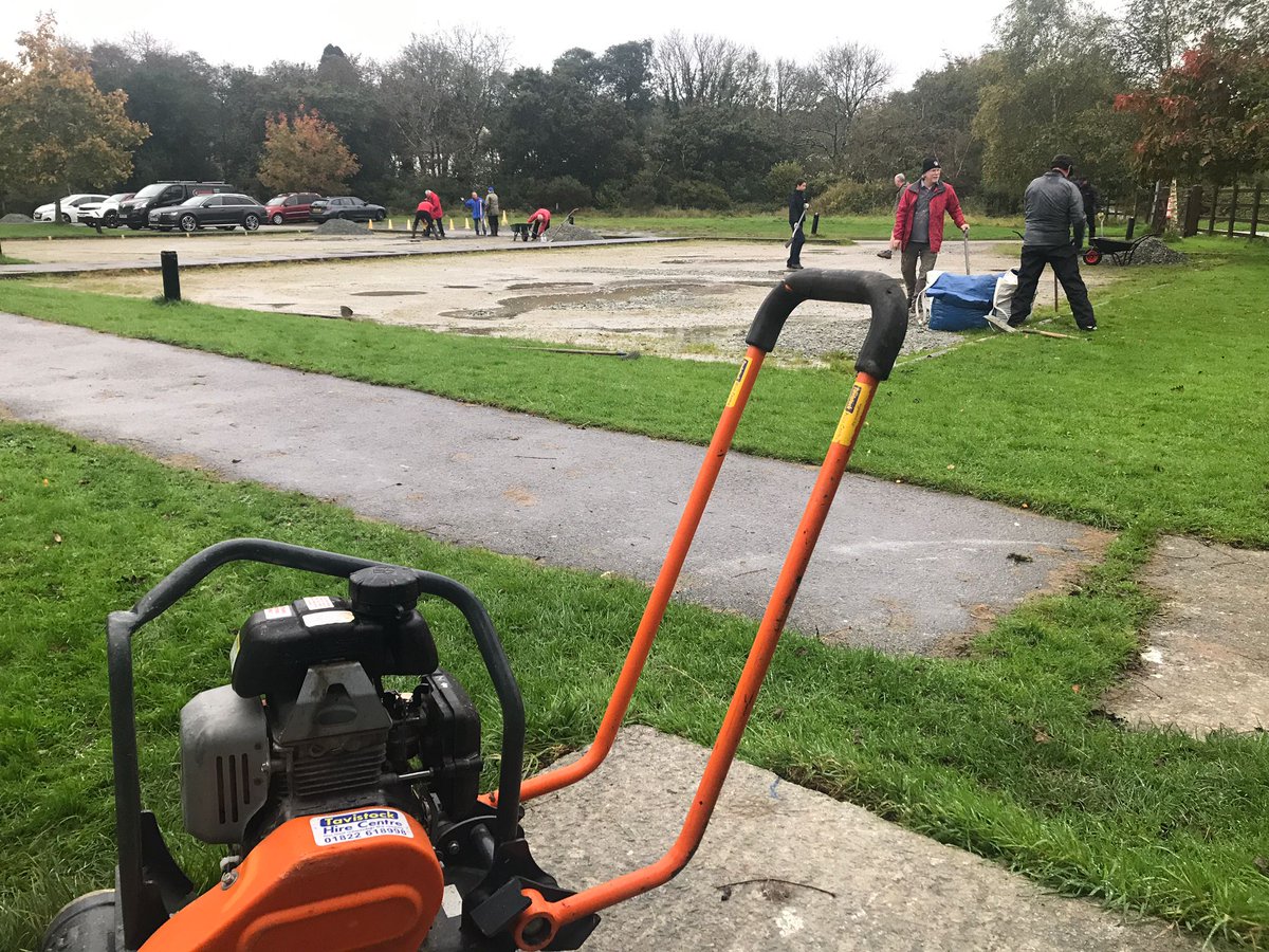 TavyCommunityFC's tweet image. We'd like to thank all the club volunteers who came down yesterday to help sort the car park. We'd also like to thank the Tavistock Lions and The Robey Trust for their work. It is very much appreciated. Thank You ⚽️❤🖤 @tavistocktimes @tafclambs