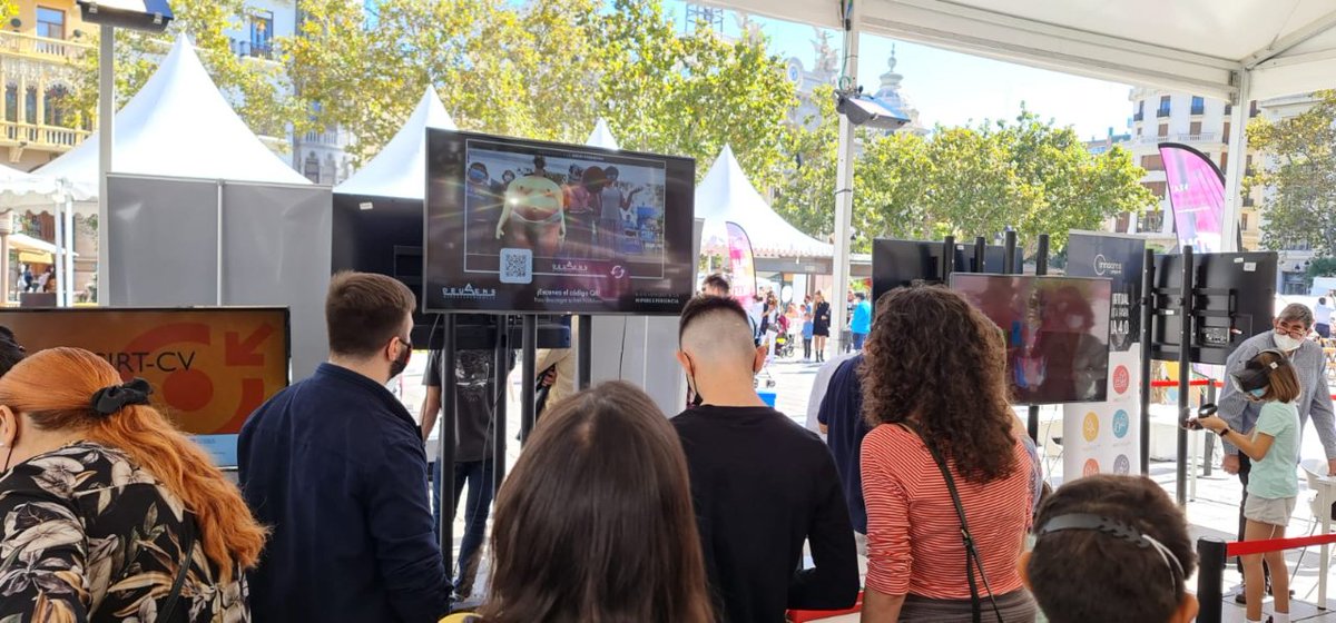 DeuSens's tweet photo. 🙌 Este fin de semana participamos en el #VLCStartupMarket, organizado por @valenciactiva_ y @VITEmprende, gracias a nuestra participación en el ecosistema de @lanzaderaes

🔥 Asistentes de todas las edades disfrutaron del #FunMirror y de otras soluciones de #RealidadAumentada https://t.co/c6py8ffqcA