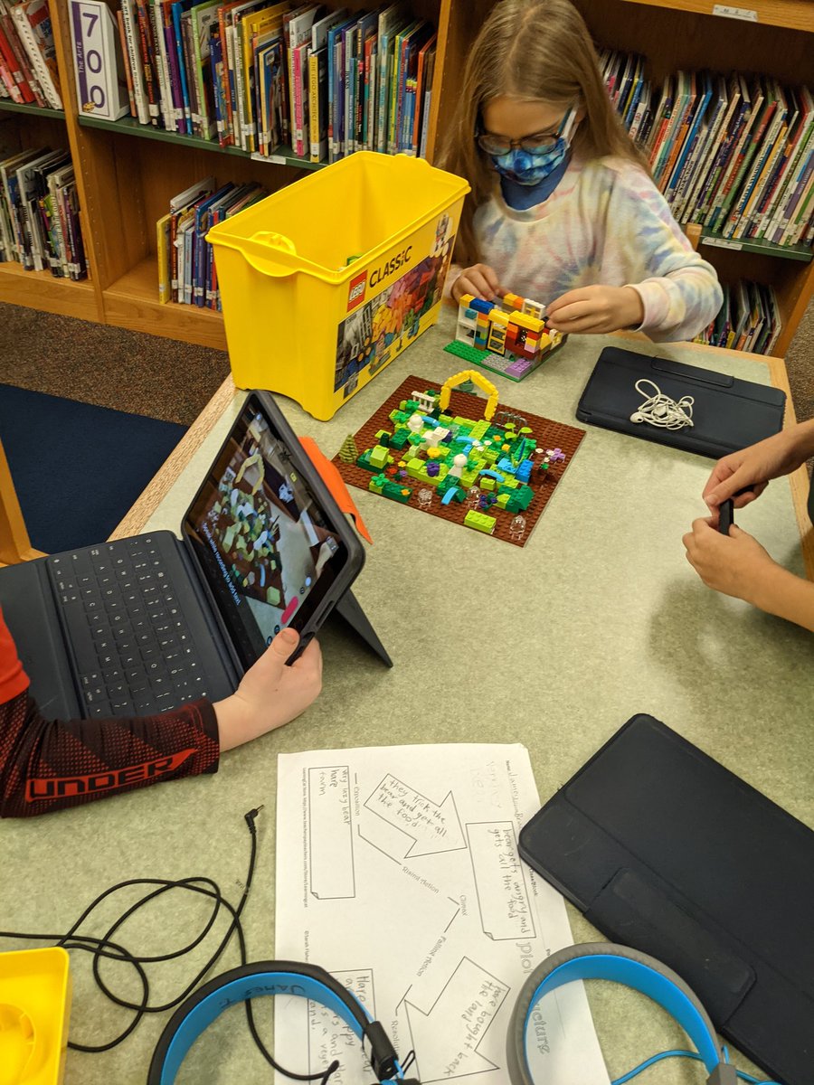 os_librarian's tweet photo. 4th grade using @LEGO_Group and clips to create the plot structures of different picture books! #libraryisfun #legos https://t.co/vcVew2aLM0