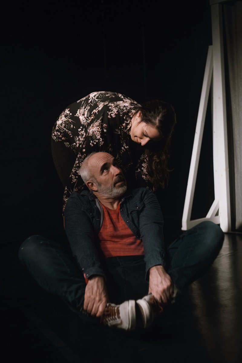 VoilaFest's tweet photo. When Is It Time To Pack Up And Go? Where do I belong?
Going Home is a live, online, interactive 3-camera Zoom show by #Budabest based company Scallabouche Theatre
20 &amp; 21 November 7:30pm @cockpittheatre #VoilaEurope
Show Info: https://t.co/xKcz7qv6ab https://t.co/wHA62HZ5ET
