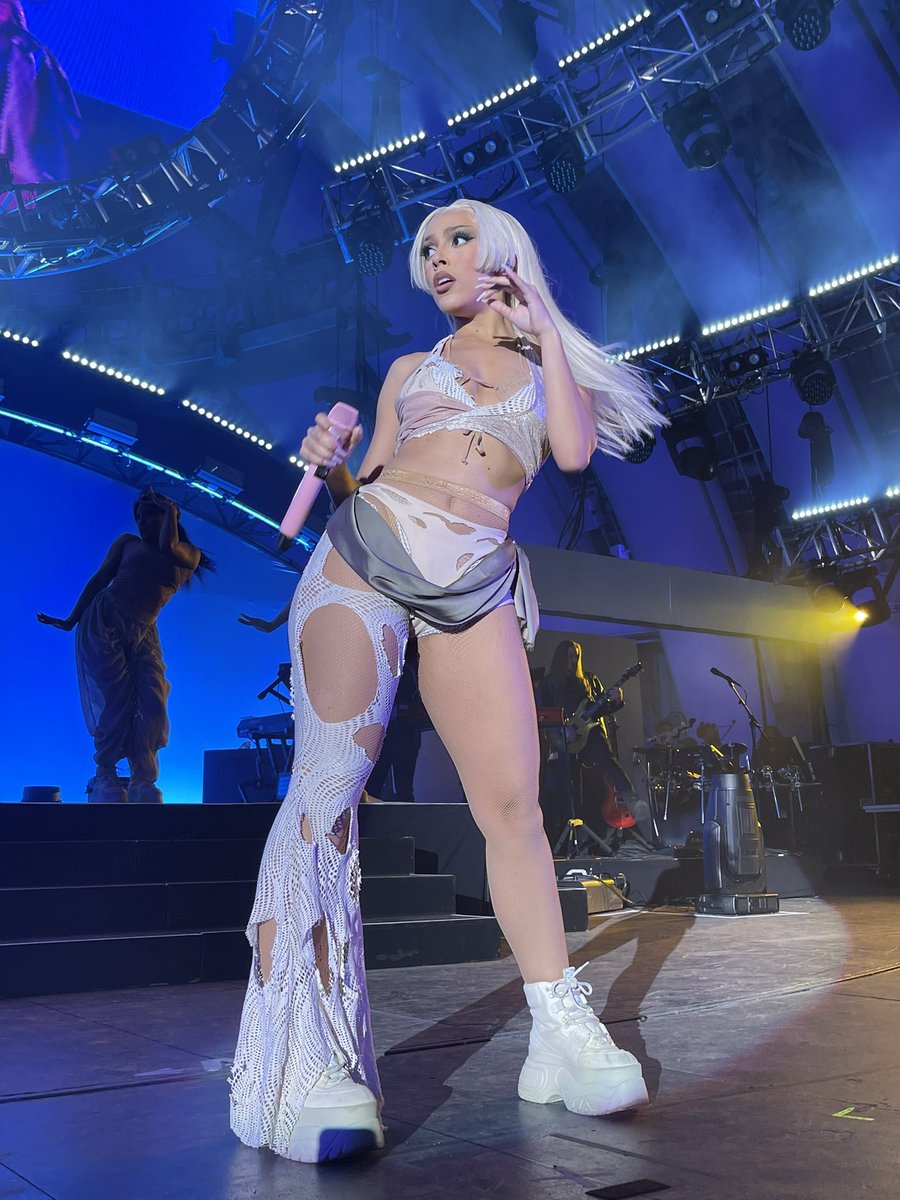 hourly doja cat (@hourlydoja_) on Twitter photo 