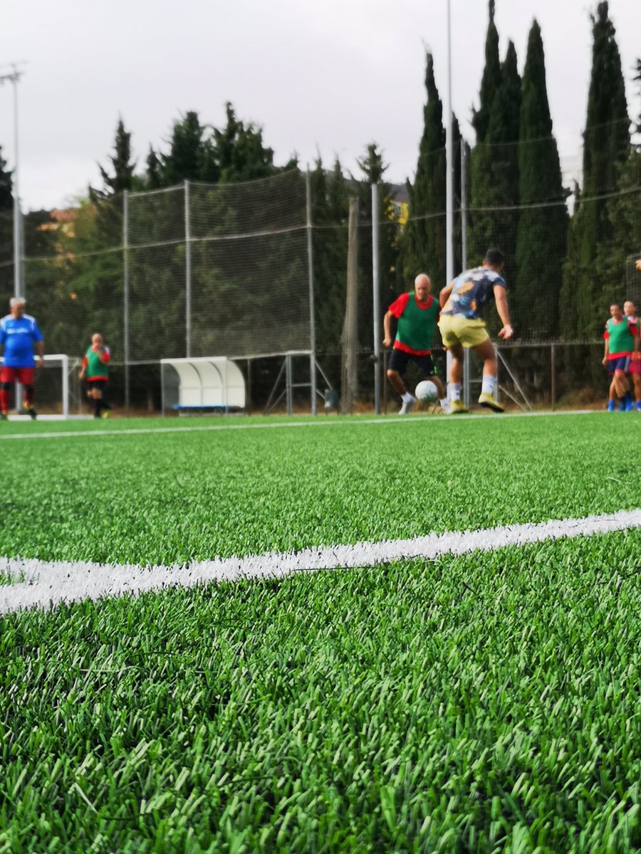 fundaciobrafa's tweet photo. La finalidad del programa "Spes" para desempleados es acoger y apoyar a los participantes uno a uno. 

Deporte, compartir experiencias, ayuda para conseguir empleo y lo más importante: hablamos, nos reímos y disfrutamos.

#SomBrafa #SeguimosJuntos #Desempleo https://t.co/ubV7YSyAqT
