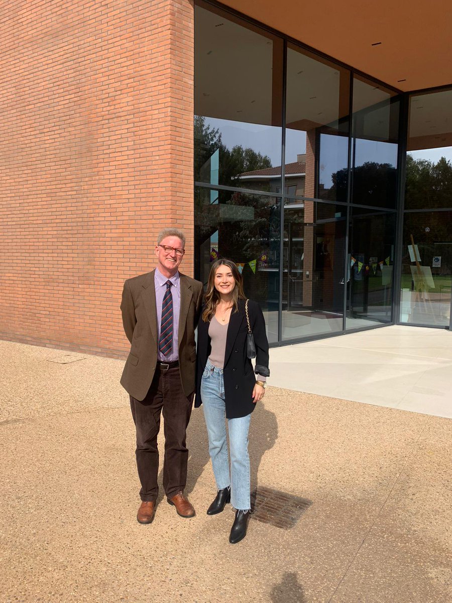 Our colleague Erika Lozano is visiting today the <a href="/GOJFRC/">Loyola University Chicago John Felice Rome Center</a> of <a href="/LoyolaChicago/">Loyola University Chicago</a> in Rome. She met the Director, Todd Waller, and our students who are there thanks to the US/Europe Business Double Degree. So happy to meet our international friends face to face again!