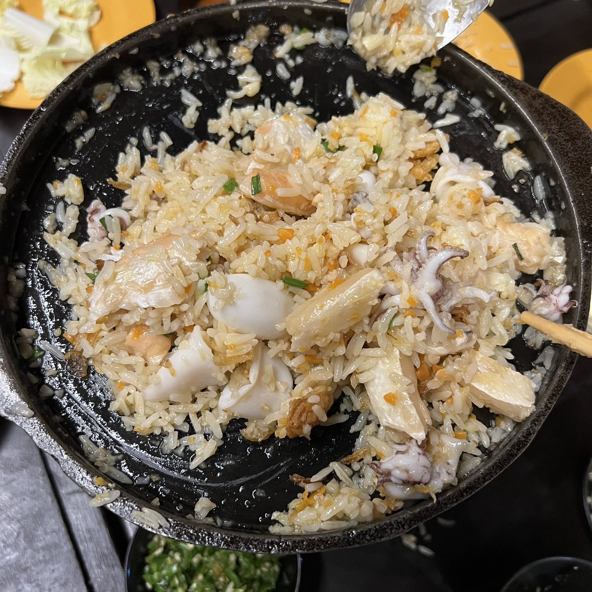 hbker07's tweet photo. คือเพื่อนเหนเมนูย่างเนยที่กุทำกินแล้วมันก็ทนไม่ไหว ลากกันไปย่างเนยซ้ำอีกรอบ เอามาฝากอีก 4 เมนูคับ ไปลองกันได้นะ กุ้งผัดข้าวโพดหอมใหญ่ฟักทอง (อันนี้จะหอมๆหวานๆจากผัก ใส่ชีสด้วยจะยิ่งนัว) , ข้าวผัดท้องปลาแซลมอน , กุ้งปูอัดผัดไข่ชีส (อันนี้โคตรรรรอร่อย) , สุกี้แห้ง อันนี้ดีมาก ไปลอง https://t.co/uMwY9Xc9tP