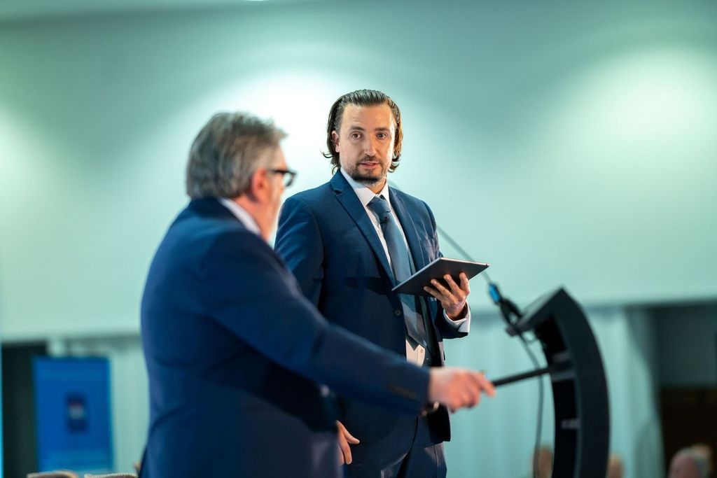 SamCrossPurplex's tweet image. Really enjoyed hosting the @GlazingSummit on Thursday. Thanks to all our sponsors, speakers &amp;amp; delegates for taking time out of their hectic schedules to join us. Lots of excellent debates with some really useful information to take away #GS21