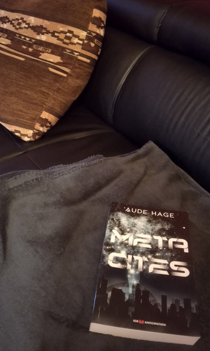 kanoubook's tweet photo. Un canapé, un plaid, une nouvelle lecture.
Quoi de mieux pour commencer une semaine qui s'annonce chargée et compliquée.
#IGBeditions #Audehage #sciencefiction #anticipation #lecture #livres #books #libraire https://t.co/CsP7Ox3sbV