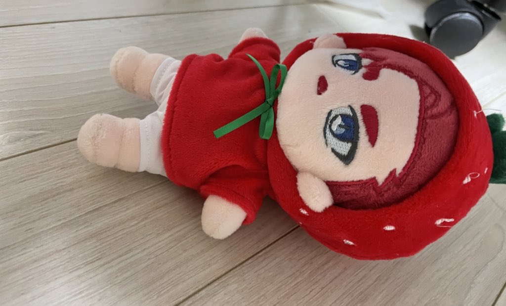 VIVIVIG__'s tweet photo. 이 인형…몇센티이며 이름이 정확히 뭐였는지 기억하시는 분 계실까요….?
팻취였나 그런 이름이었던 것 같았는데 기억이 안 나서…🥲🥲🥲 https://t.co/FaNDh8LISv
