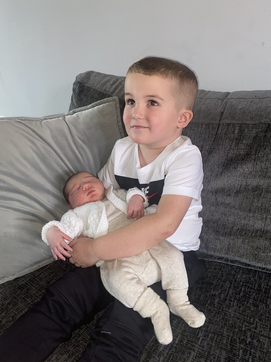 xJadephillips's tweet photo. I still can’t believe I’m a mummy of 2! Calla Jade Walker you have completed me 🥰💗 https://t.co/MGUOpm90Qt