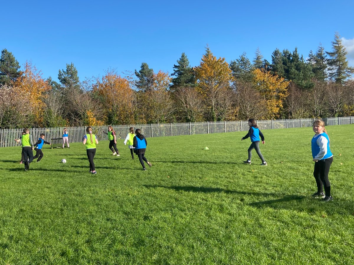 MissThomson2020's tweet photo. Football fun in the sun⚽️☀️ #PlanetSoccer https://t.co/zX105sJyuY