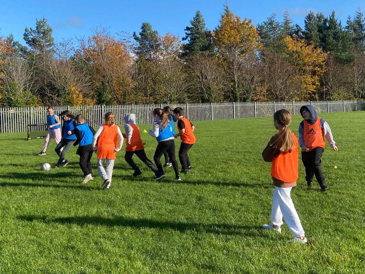 MissThomson2020's tweet photo. Football fun in the sun⚽️☀️ #PlanetSoccer https://t.co/zX105sJyuY