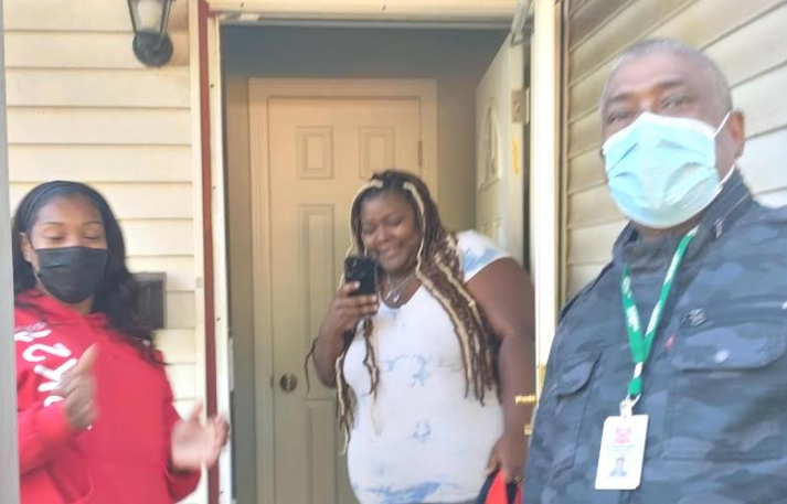 DrKSpells's tweet photo. I am so proud of Hazel Crest SD 152 1/2 commitment to the community! We visited our families on Saturday, October 23rd delivering cheer and a goody bag. Kudos to JWLA and BOLA staff for a job well done. https://t.co/YnywuW3Xdz