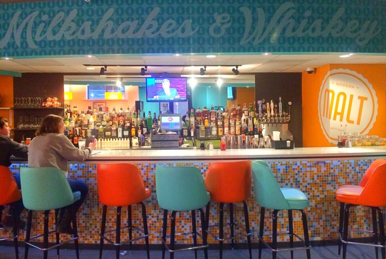 SyracuseEats's tweet photo. Want to eat at a hip spot with a retro vibe. Modern Malt serves American comfort food, plus all-day breakfast &amp; craft cocktails. Come on down to check the place out! 🥞🥪 
Follow @eatdrinkmalt to learn more! 
#Friends #Yum #Foodie #Milkshakes https://t.co/x3Z6WmXJgb