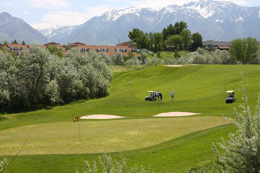 RDAofSandy's tweet photo. It’s so pleasing to see River Oaks thanking Sandy City on their marquee. The RDA was an essential part of securing land for the golf course. @sandycityutah
@SandyCouncil https://t.co/62HQd4sHzZ