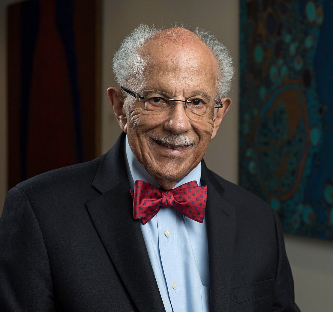 This Monday we're honoring Dr. Warren Washington, an atmospheric scientist at @NCAR_Science. He developed one of the first atmospheric computer models of the Earth's climate and was awarded the National Medal of Science by President Obama in 2009.

#MCM #BlackinGeoscience