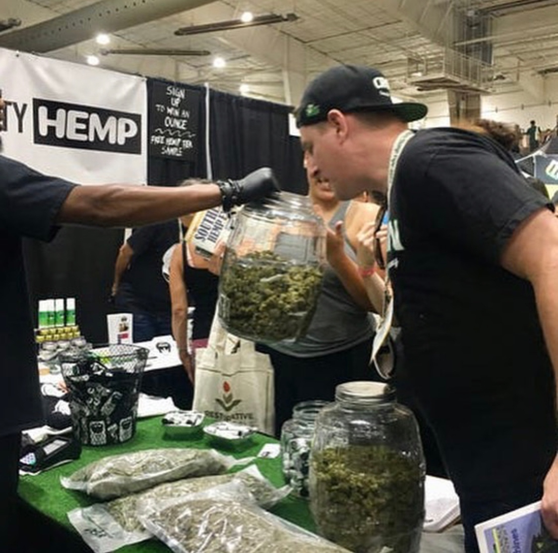 SouthHempExpo's tweet photo. "Good things happen when you meet strangers." ๐ฑ #SHE2019
.
.
๐ธ @imaginethis704 https://t.co/lhUPvg7vT1