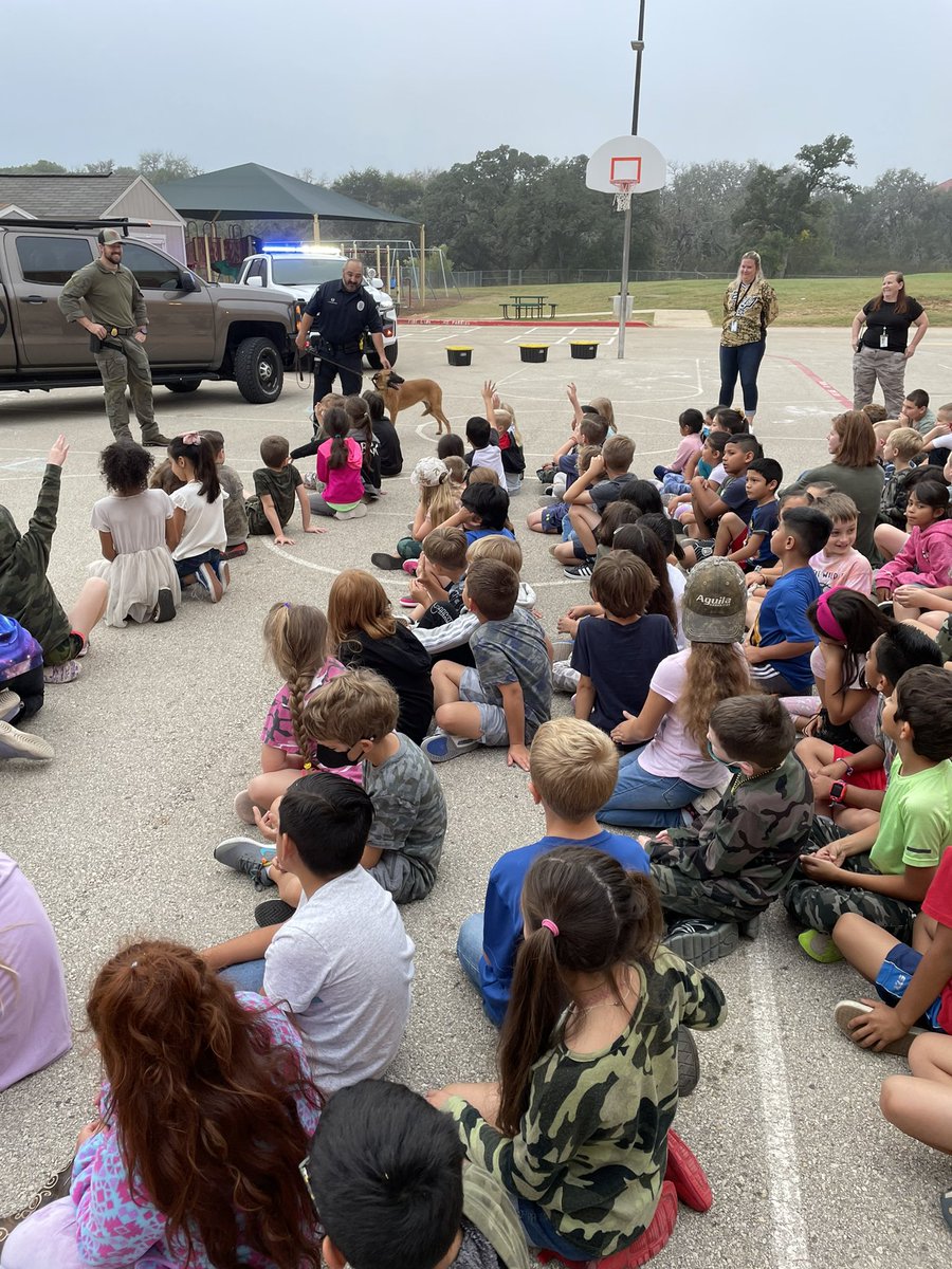 FabraElem's tweet photo. What an incredible start to our Red Ribbon Week! Special thank you to the officers from the DEA as well as our local Boerne Police Department for such an incredible experience for our students! #redribbonweek2021 https://t.co/Znw2F9MpiA