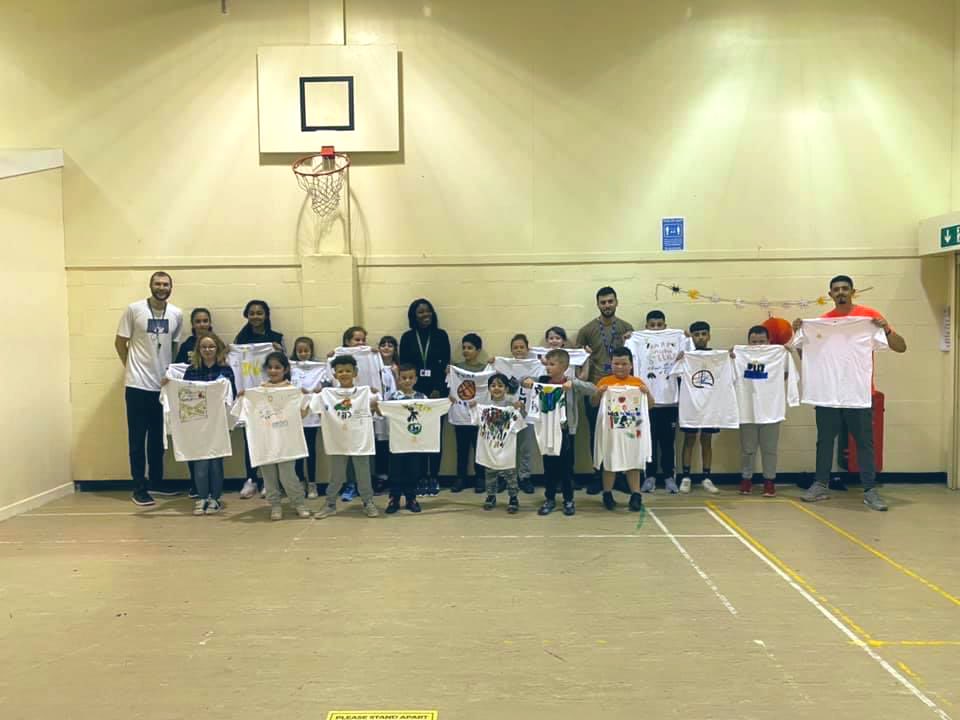 creative_flare's tweet photo. Adding a little #creativeflare to todays basket camp with some T-shirt designing. Our allergrange children showing off their creative talents.well done everyone mini artist in the making @rozinatariq1 @LowergrangeC https://t.co/UeDPeh4UJn