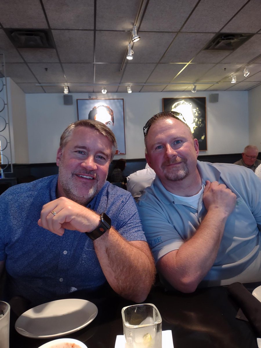 ooaccess's tweet image. There ain't no party like an #OpenOptions party! 🎉 This past week, we had our national sales meeting, &amp;amp; the entire team had a blast! Between the escape room, happy hours, and trivia night, the team was excited to come together to review &amp;amp; strategize how to end the year strong.