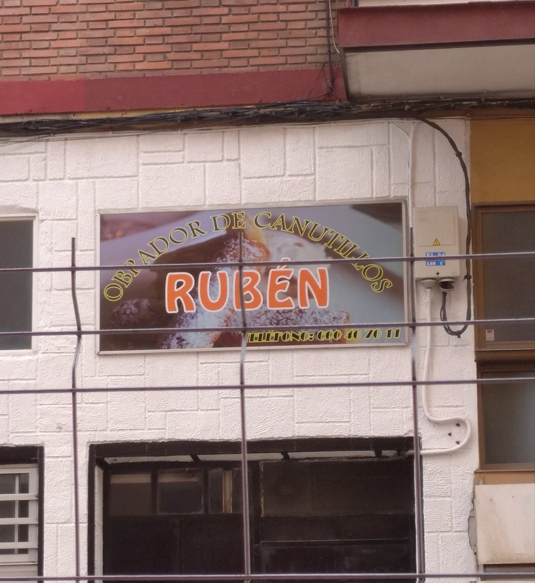 CharlyFcoG's tweet photo. En las Delis ya ni se esconden, van de cara https://t.co/oupyFpxltG