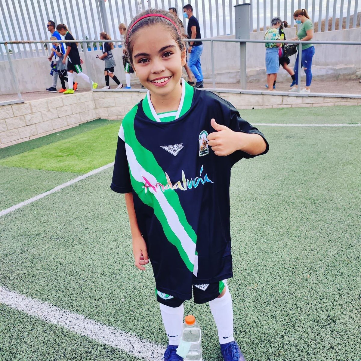 Marisalapurga's tweet photo. Mi felicidad esta en esa sonrisa!! Con carita de cansancio incluida, ❤️#candela #selecciongaditana #futbolfemenino https://t.co/1sDCOfMCAx