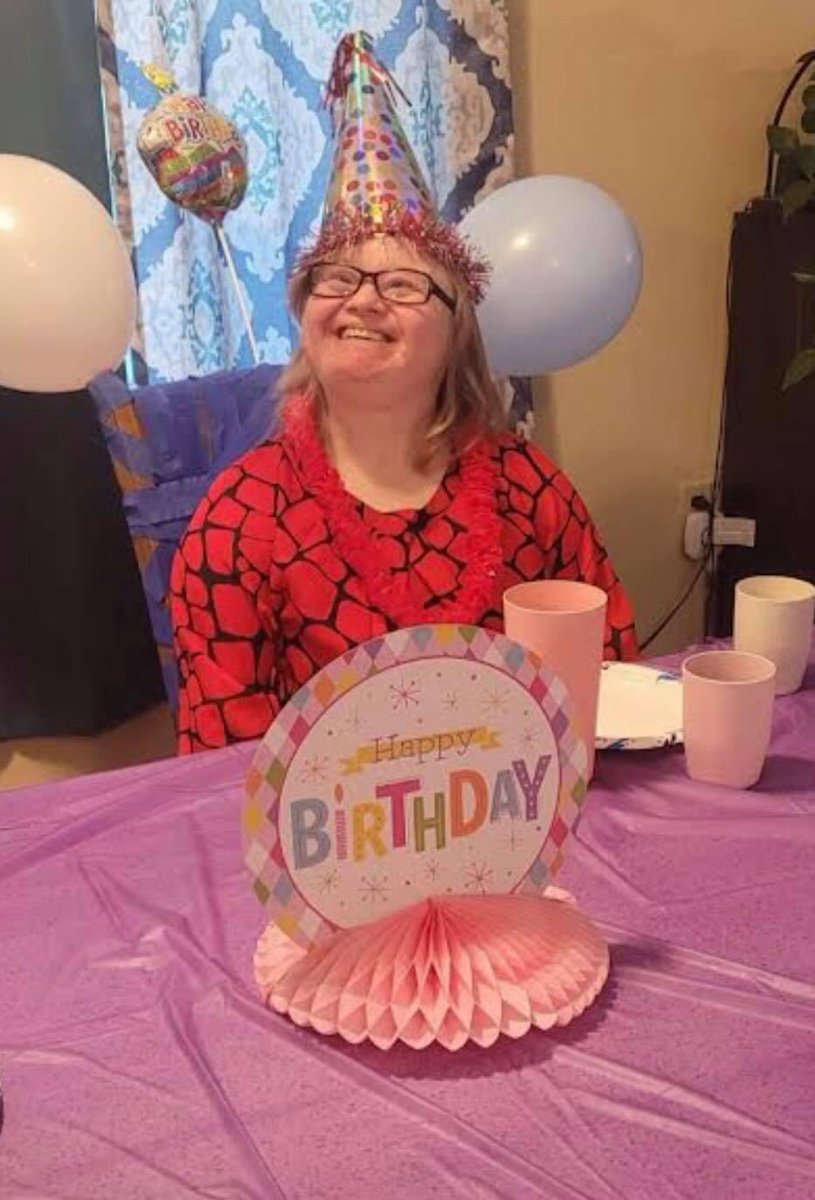 RRHSF1979's tweet photo. Mary celebrated turning 51 on Thursday. Hope your day was awesome!!  Happy Birthday Mary 🎁🎂🎉🥳 https://t.co/grq3K6gK6a