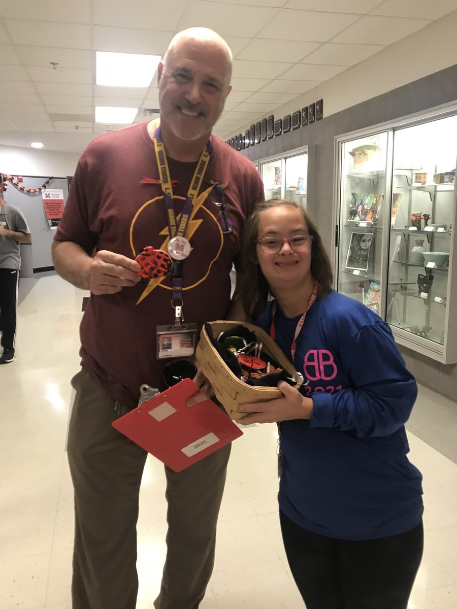 fletchermhsart's tweet photo. Landon and Brynn passing out their Halloween decorations they created in Sculpture class-great job guys!  @Marcus_HS https://t.co/aI9u3gscnb