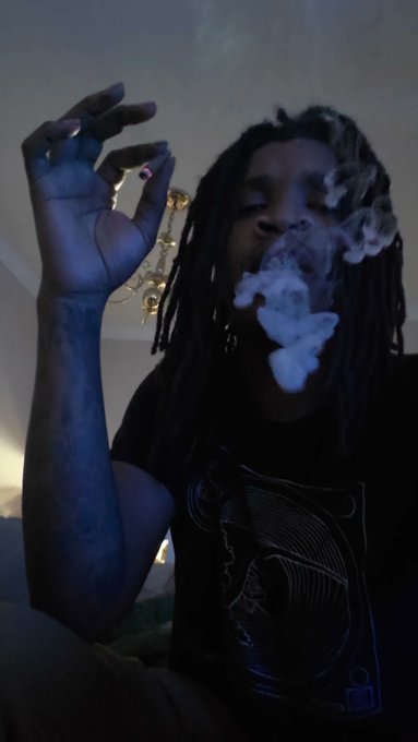 Don't wanna know your name baby, just tell me your strain baby!! 😌💨 https://t.co/md60niVghk<a href="/tag/daddyflixxx"class="tags"><span>#daddyflixxx</span></a><a href="/tag/wettflixxx"class="tags"><span>#wettflixxx</span></a>