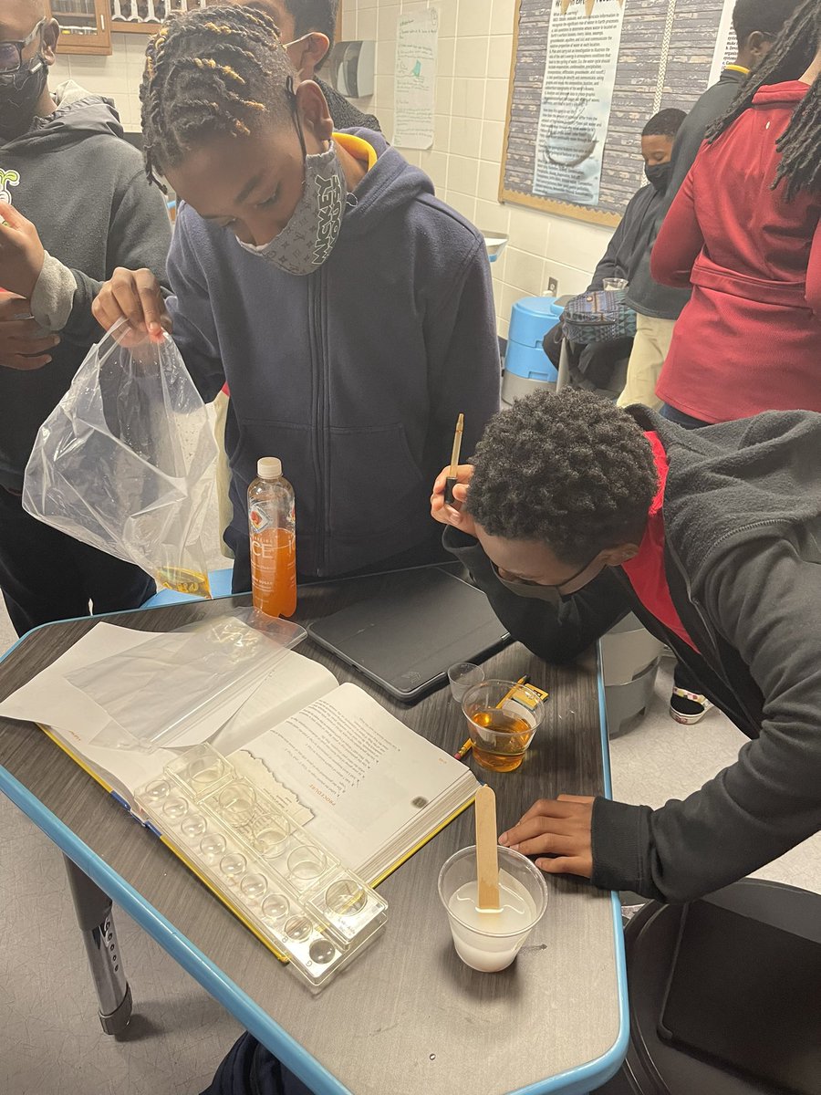 sschristie13's tweet image. Investigating the movement of nutrients across the cell membrane. @akjohnsonEdS @kiboucher @tsamuel_EdS @LibertyCoSchool