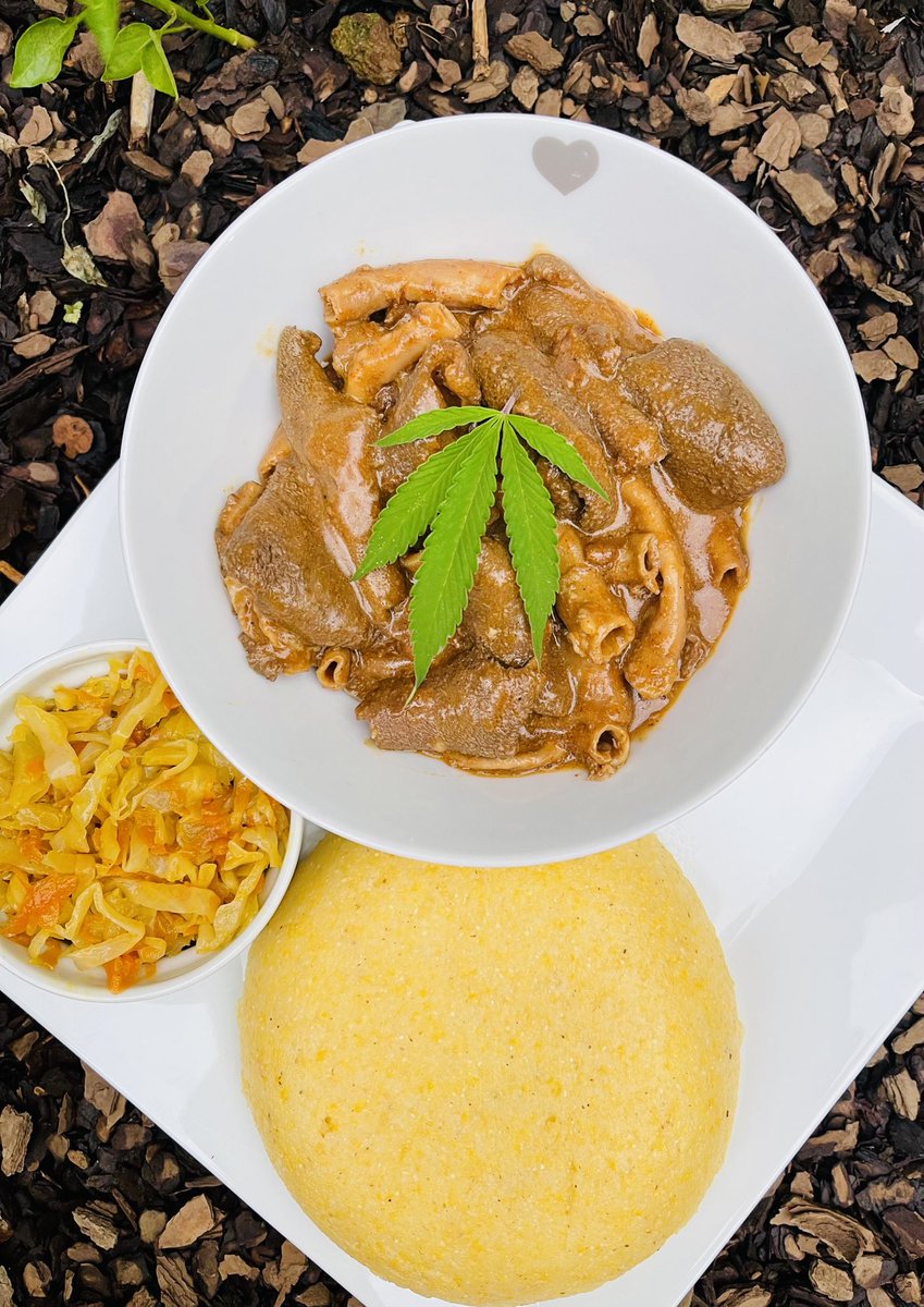 NevariMpho's tweet image. T-man Supper served 
Nothing hectic 
Mogodo and my Venda tradition yellow pap 
#Magickitchen
#ITISNOWORNEVER
#WORKINPROGRESS
#CONSISTENCY
#DEDICATION
#DETERMINATION
#BEKINDTOYOURSELF
#KEEPTHEFAITH
#ITISWELLWITHMYSOUL